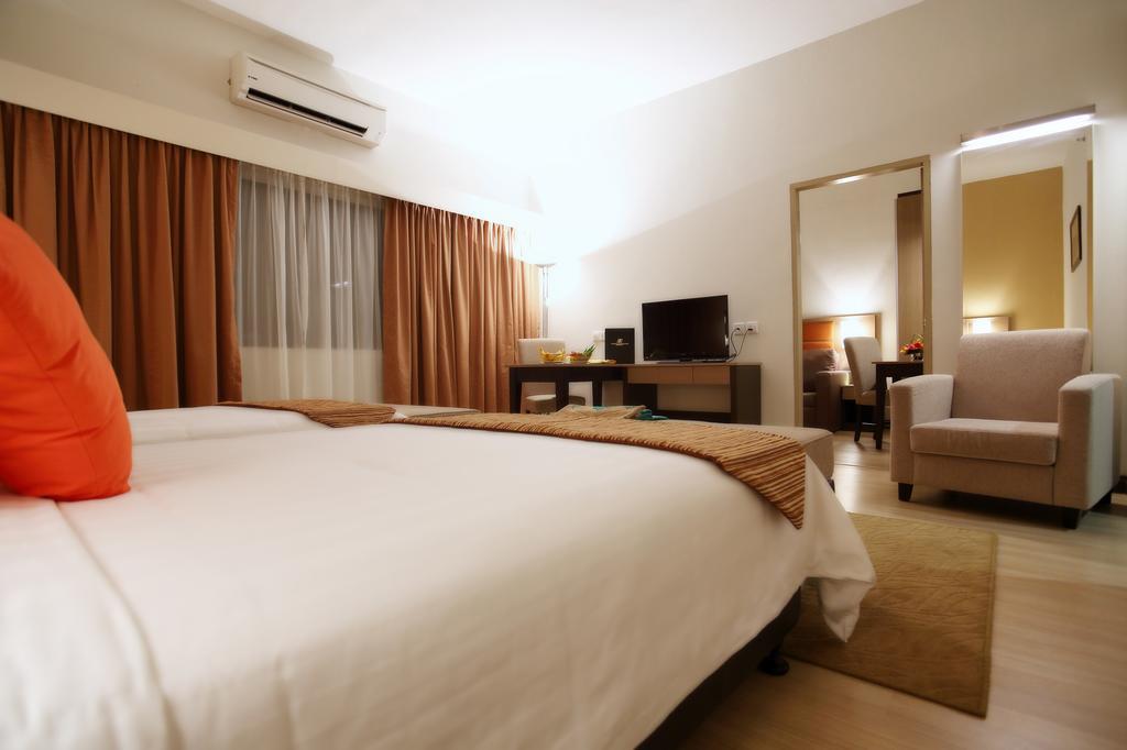 Raia Hotel & Convention Centre Terengganu Kuala Terengganu Exterior photo